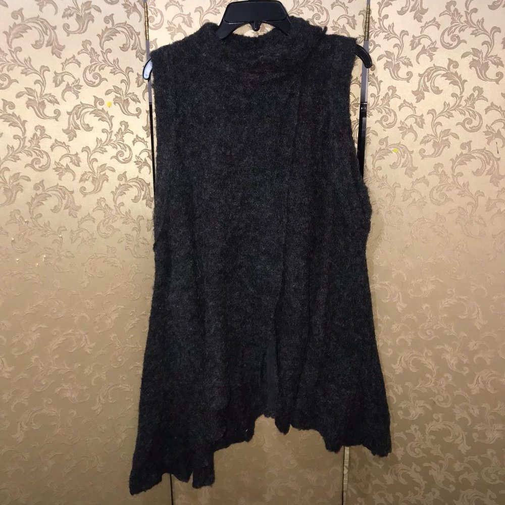 Free People Charcoal Gray Asymmetrical Swing Sleeveless Cardigan Size Small S